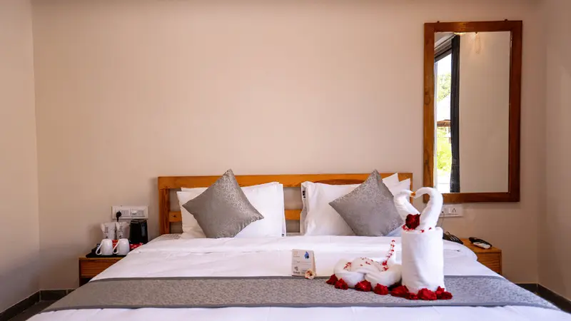 Luxury decorated bed setup in room