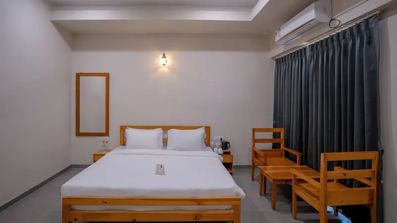 Spacious villa double bedroom seating lounge
