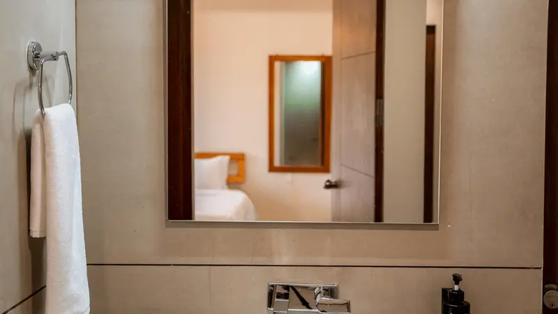 Elegant contemporary bathroom interior design