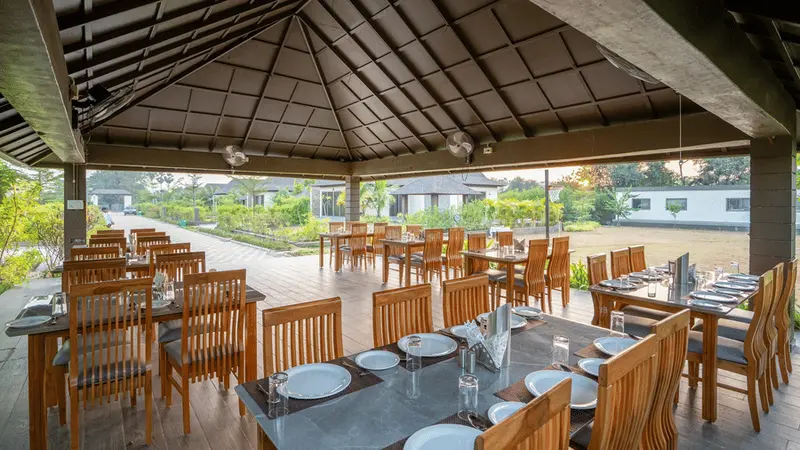 Outdoor ambient restaurant dining setup
