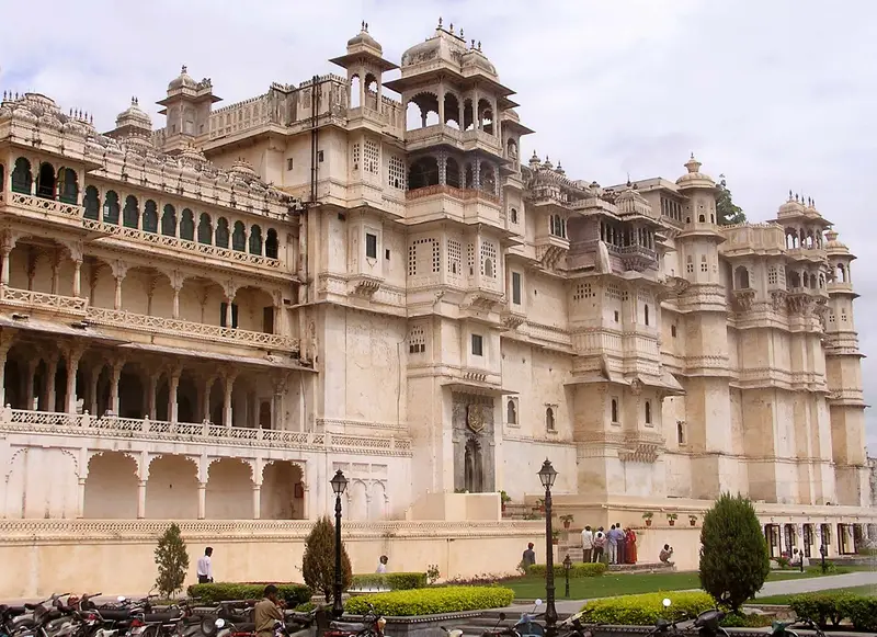 City Palace Udaipur facade overlooking Lake Pichola